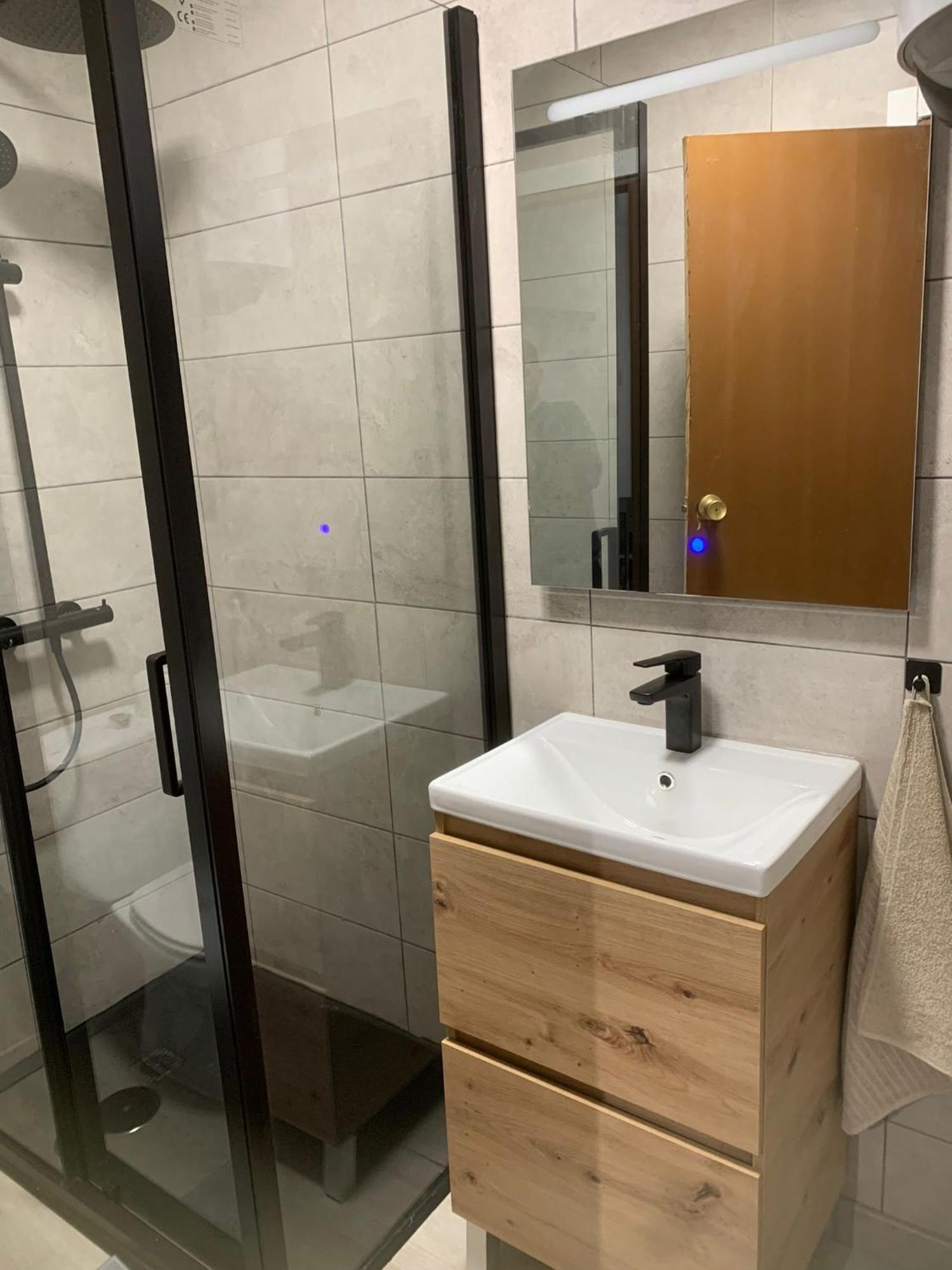 Double Room Private Bathroom